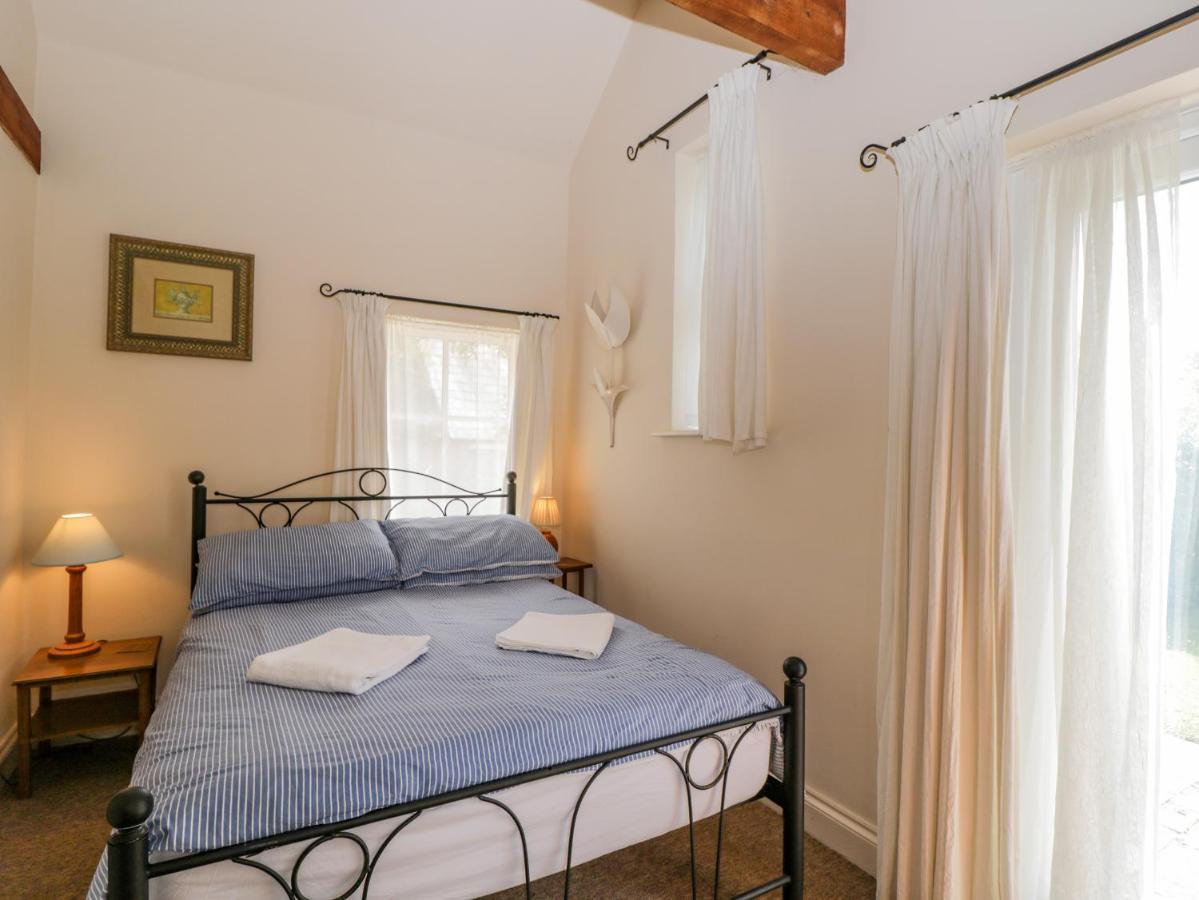 Parkfield Cottage Sturminster Marshall Екстериор снимка